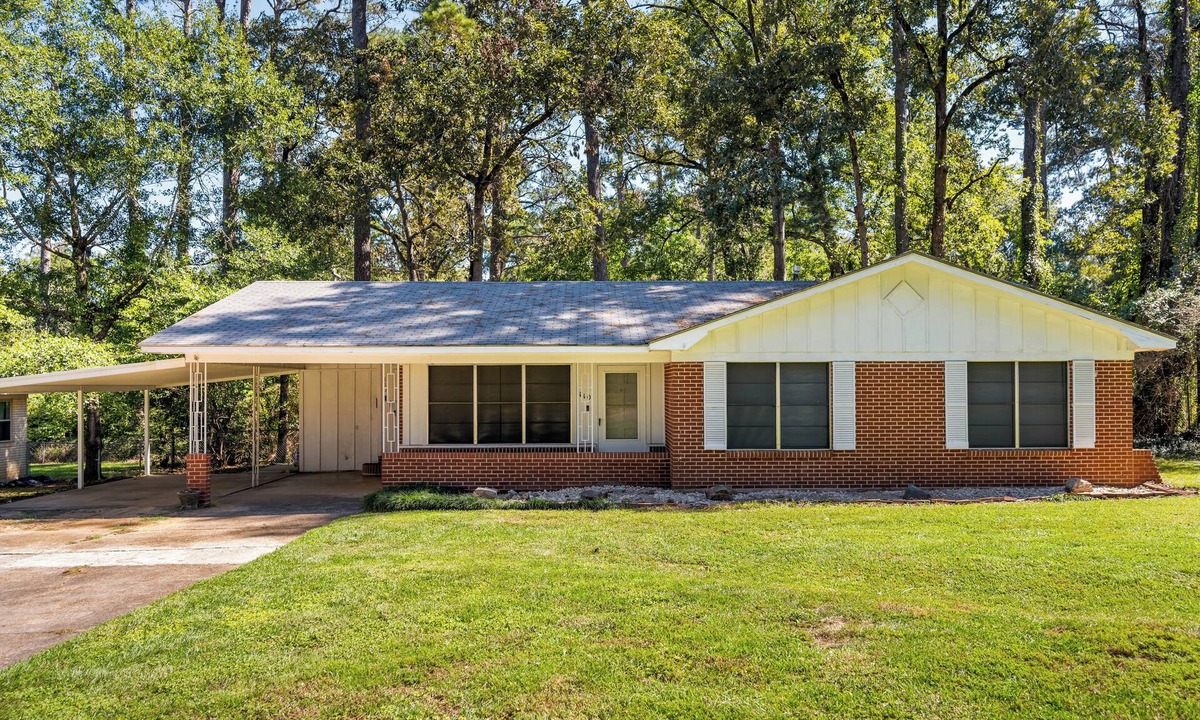 Pineville House | Katie's Place-Workspace-Pet Friendly-Family Games