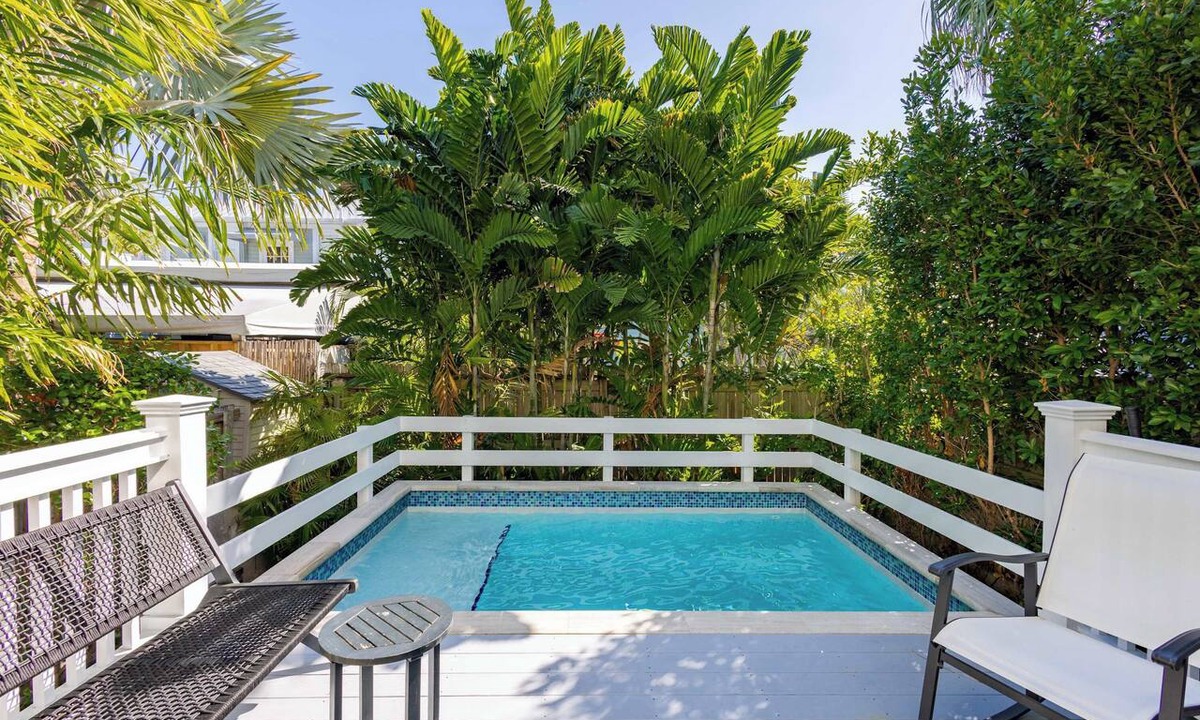 Uptown - Upper Duval House | Keys Breeze - Walk to Duval, Private Pool