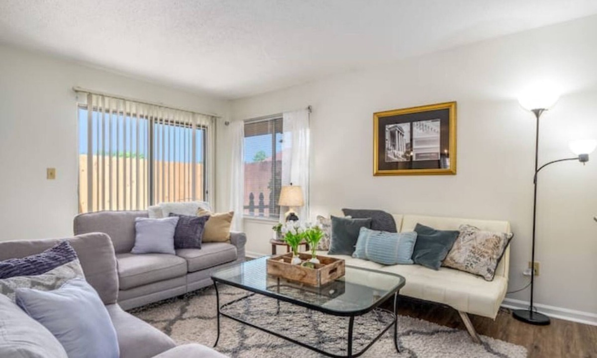 Northport Condo | King Bed -3BR Condo- 3.2 mi to UA - Near Kentuck and Ol’Colony