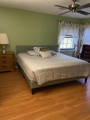Tropic House | L-Room- 2nd floor in an Awesome Villa 20 minutes from the beach