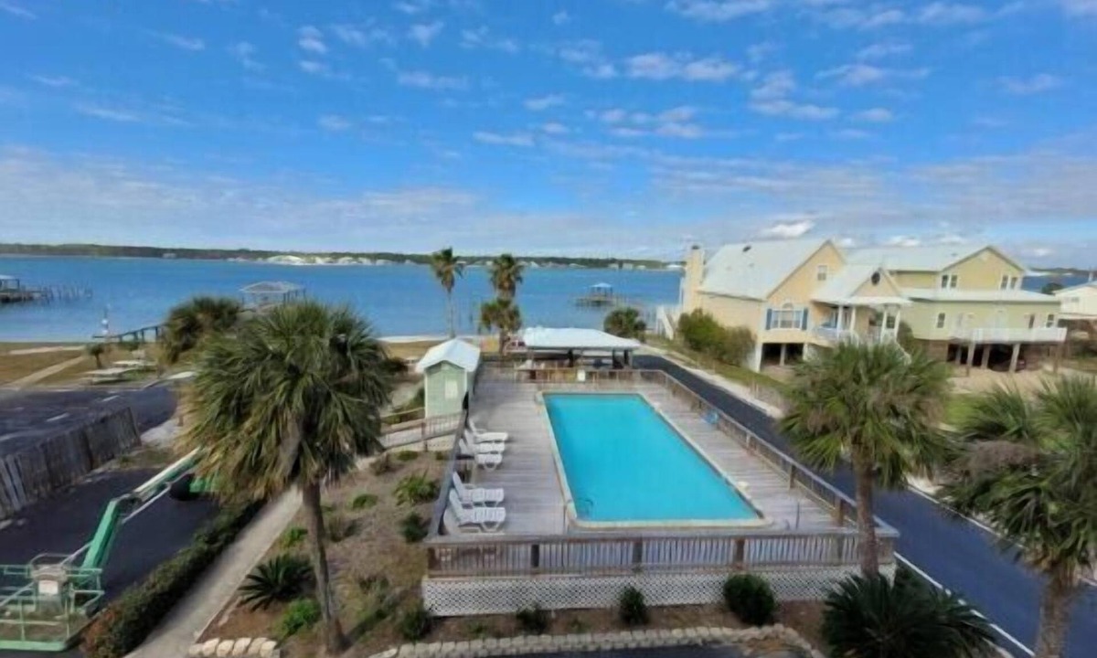 Gulf Shores Condo | Lagoon Landing LL207: Boater's Paradise with Brand New Dock and Beach Access!