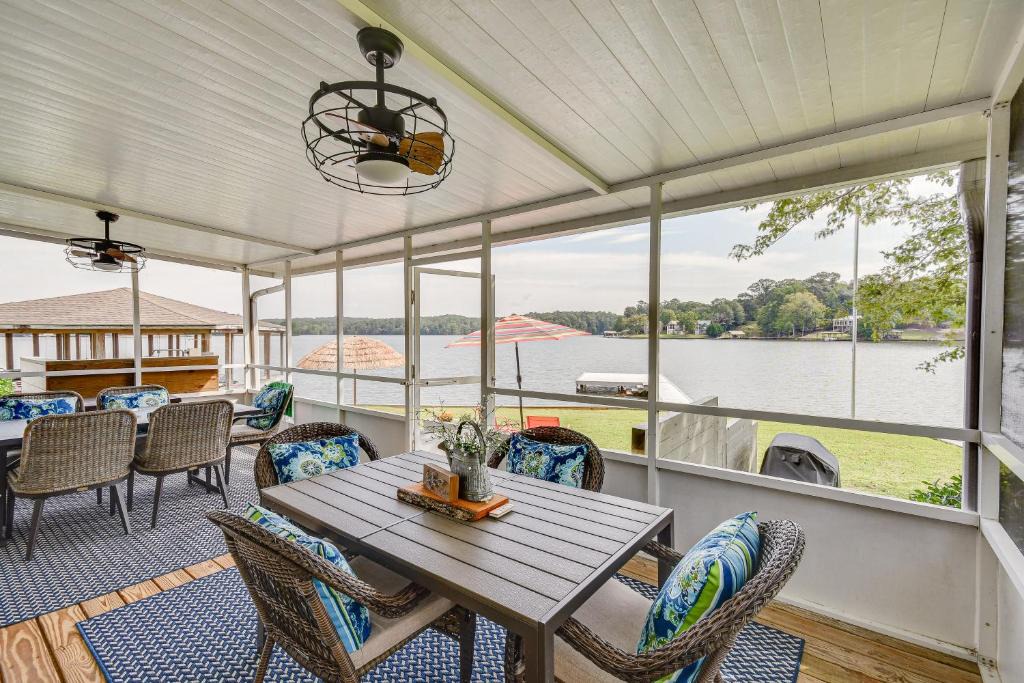 Dadeville House | Lake Martin Retreat with Private Dock and Boat Launch