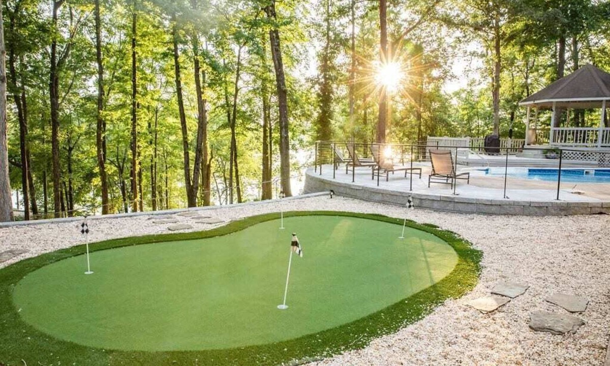 Northport House | Lake T Retreat - Sunset - Pool - Putting Green!