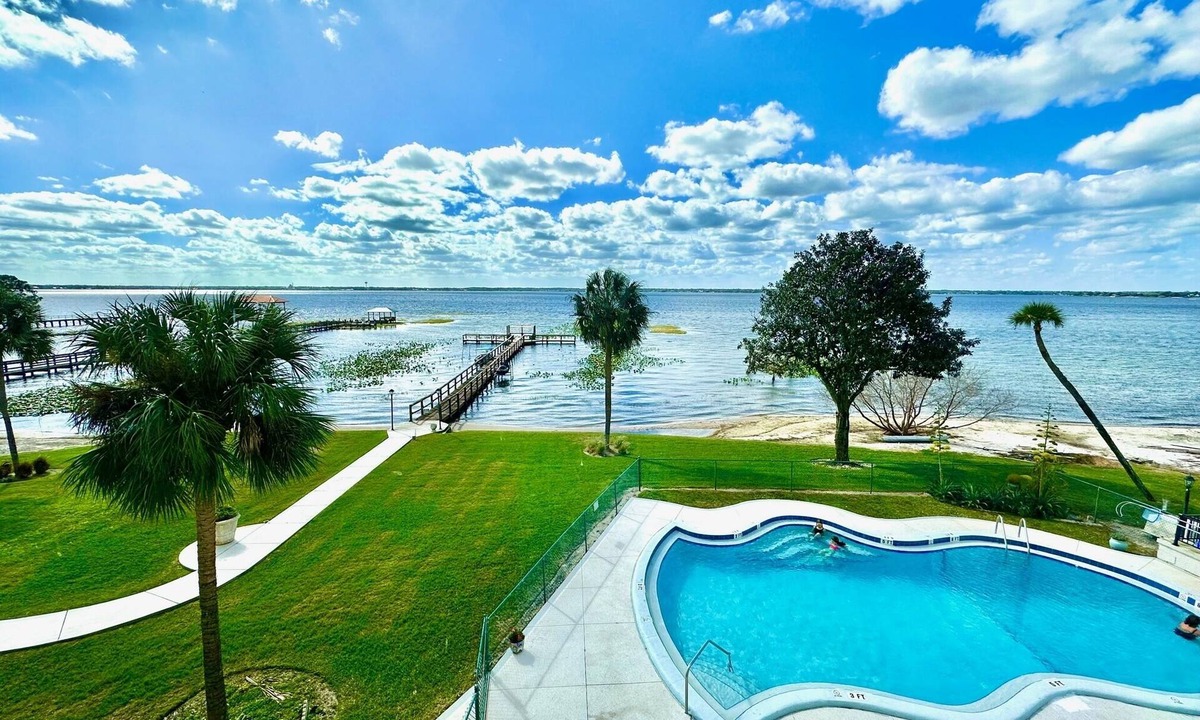 Sebring Condo | Lakefront Downtown Sebring Condo – Minutes to Raceway + Walk to the Circle