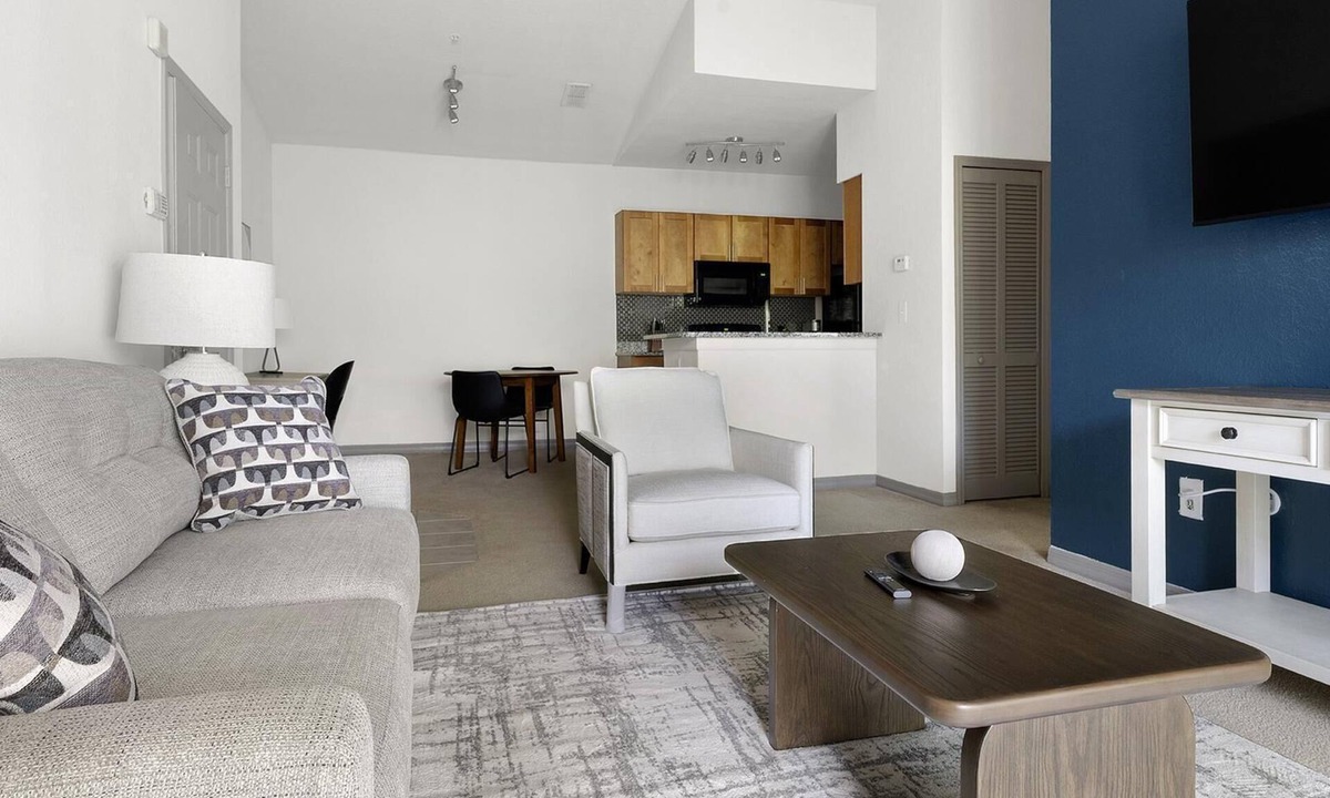 Gainesville Apartment | Landing | Amazing 1BD, Gym, Clubhouse