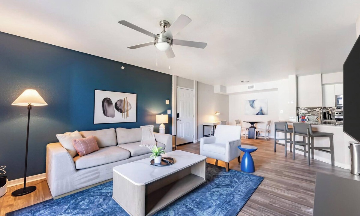 Orlando Apartment | Landing | Chic 1BD, Gym