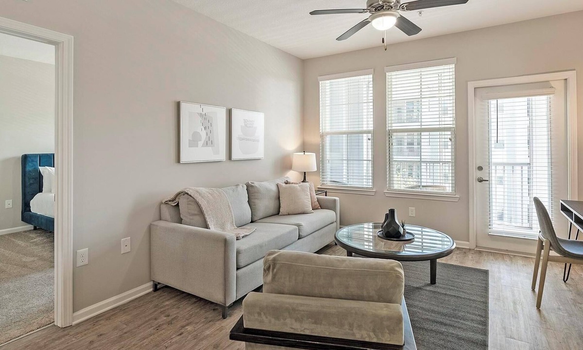 Land O' Lakes Apartment | Landing | Chic 2BD, Pool, Clubhouse