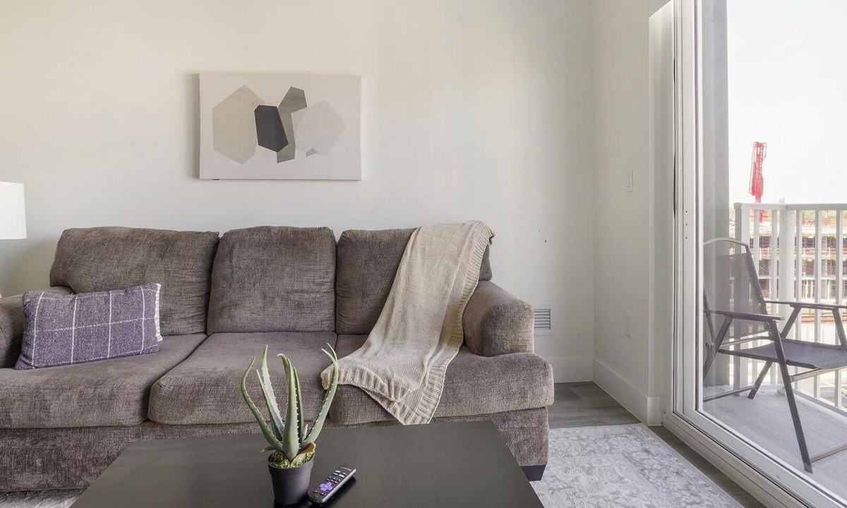 Hialeah Apartment | Landing | Modern 2BD, Gym