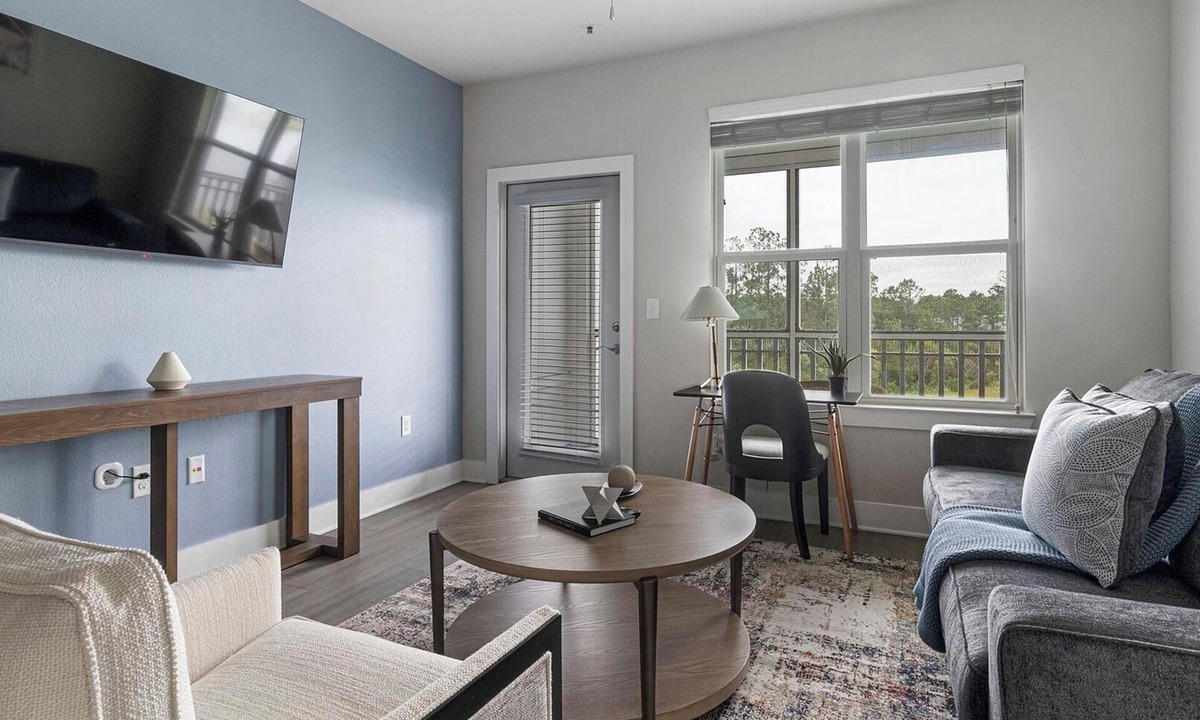 St. Johns Apartment | Landing | Modern 2BD, Gym