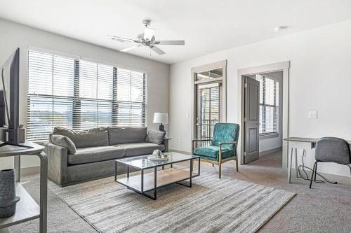 Crestline Heights Apartment | Landing Modern Apartment with Amazing Amenities (ID3573X92)