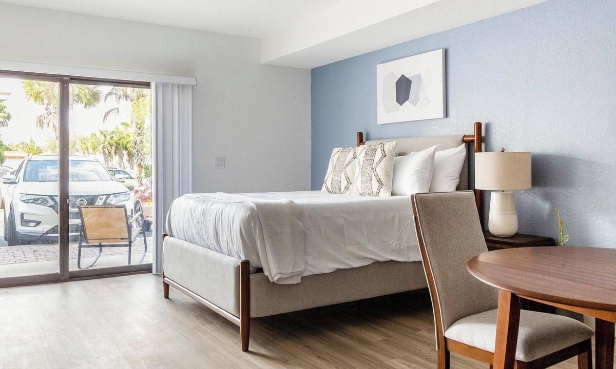 Golden Gate Apartment | Landing | Modern Studio, Clubhouse, Gym