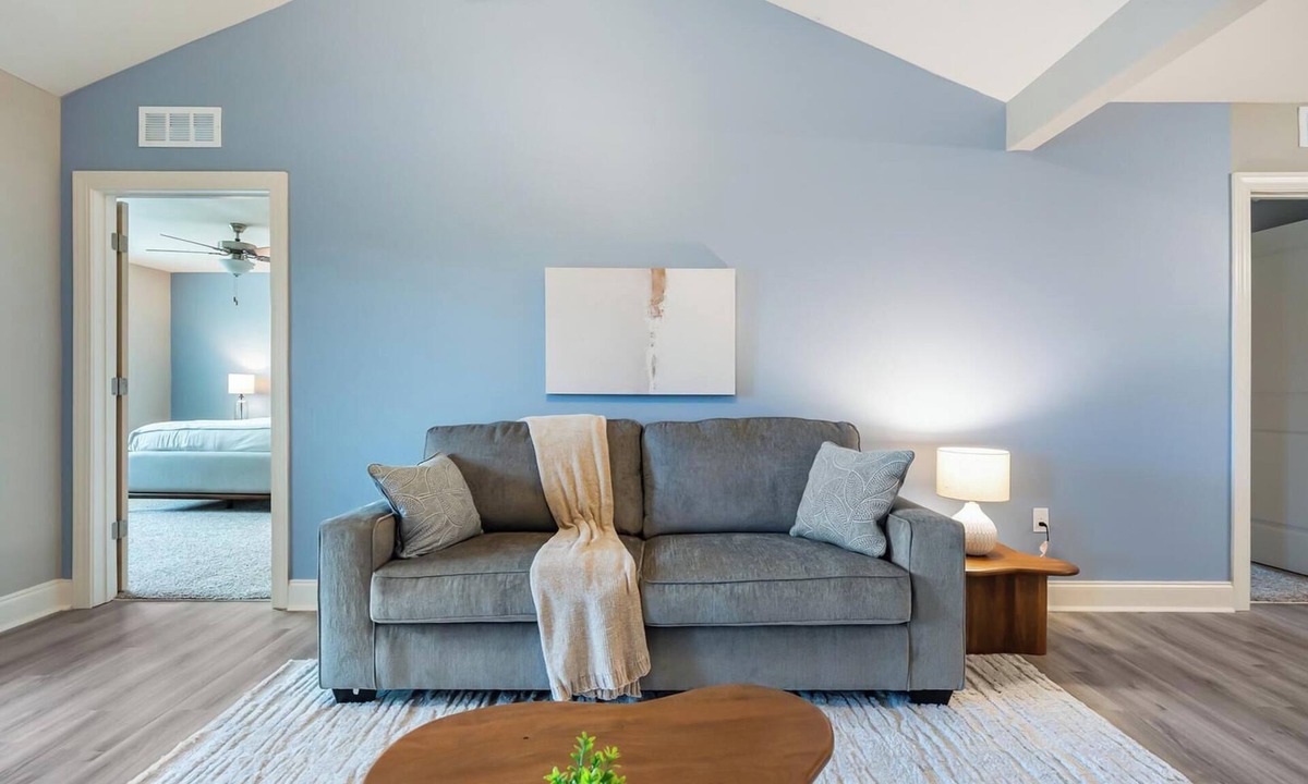 Cocoa Apartment | Landing | Spectacular 3BD, Pool, Clubhouse