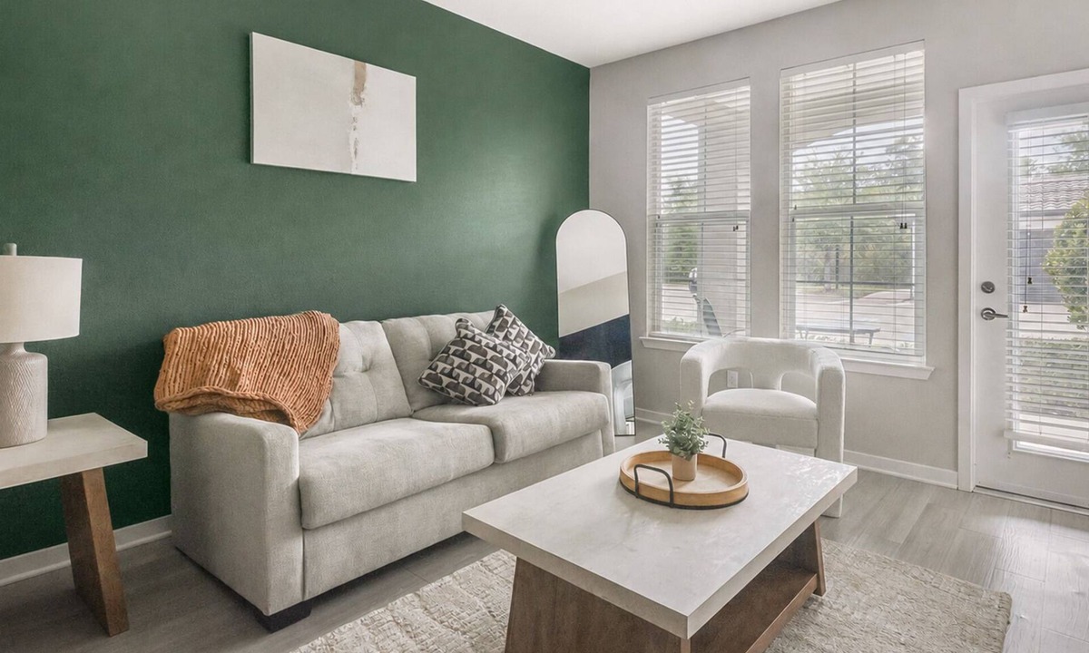 Sun City Center Apartment | Landing | Stylish 2BD, Gym