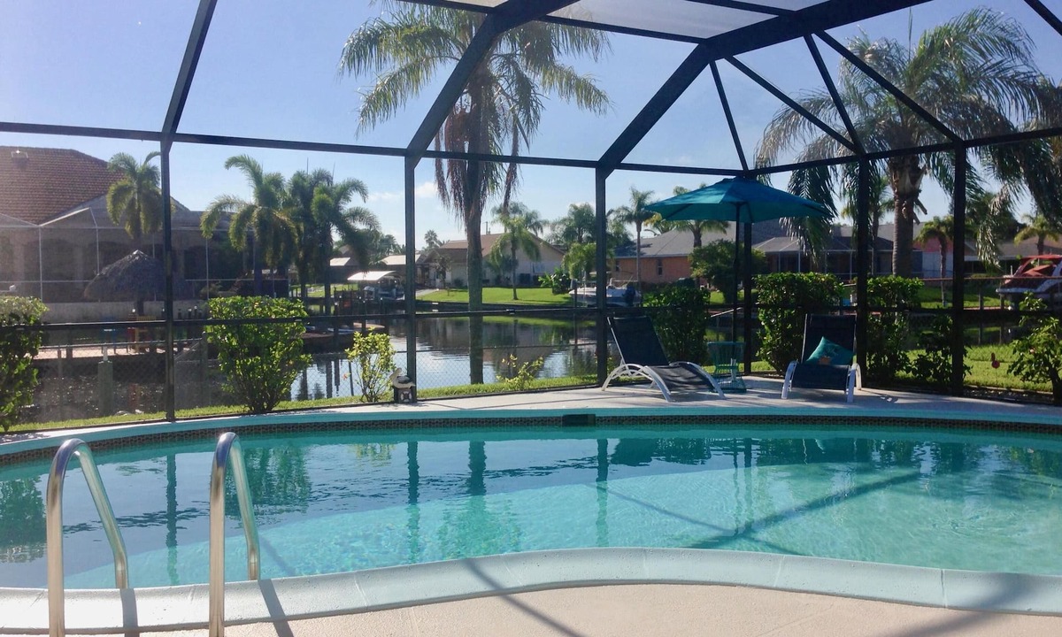 Pelican House | ❤ Large heated pool, free WiFi, gulf access! Discount for members in 2026