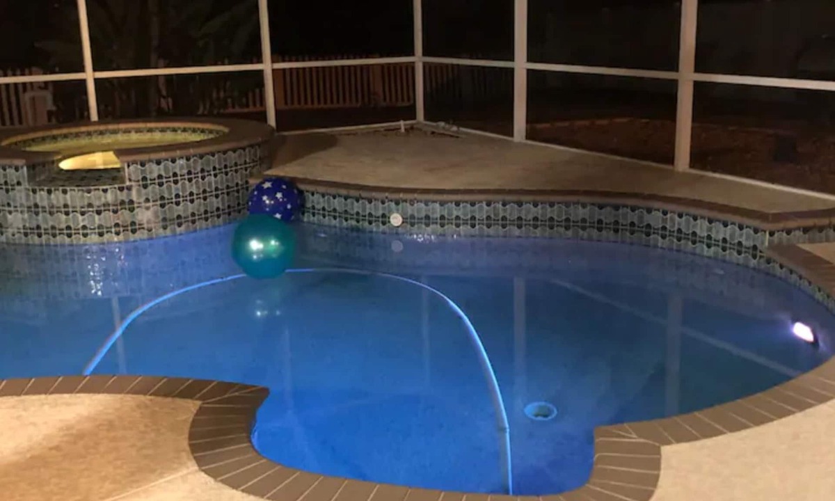 Lakeview Village House | Large Pool Home for Fun, Faith & Family!