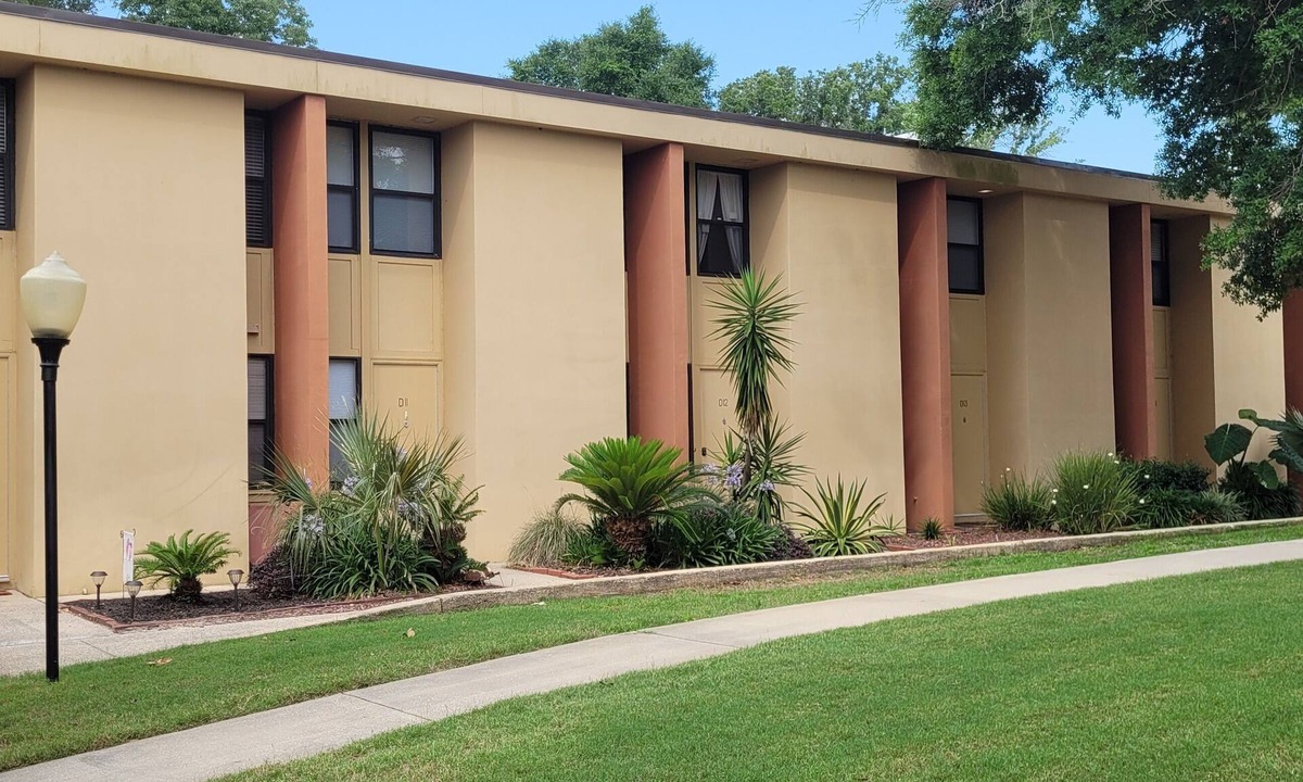Pensacola Condo | LARGEST POOL, close to PENSACOLA BEACH!
