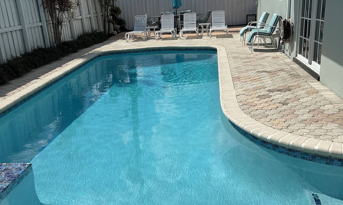 Fort Lauderdale House | Lauderdale By Sea Beach, Amazing 8 Bedroom, 5 Bath, Heated pool, Foosball table.