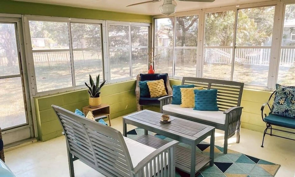 South Venice House | Lemon Bay Hideaway, Retro Beach Bungalow