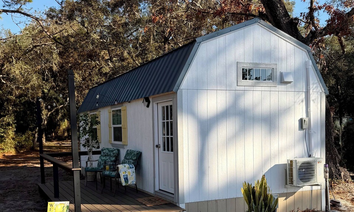 Homosassa House | Lemon Drop a Tiny Home Near Springs & Gulf