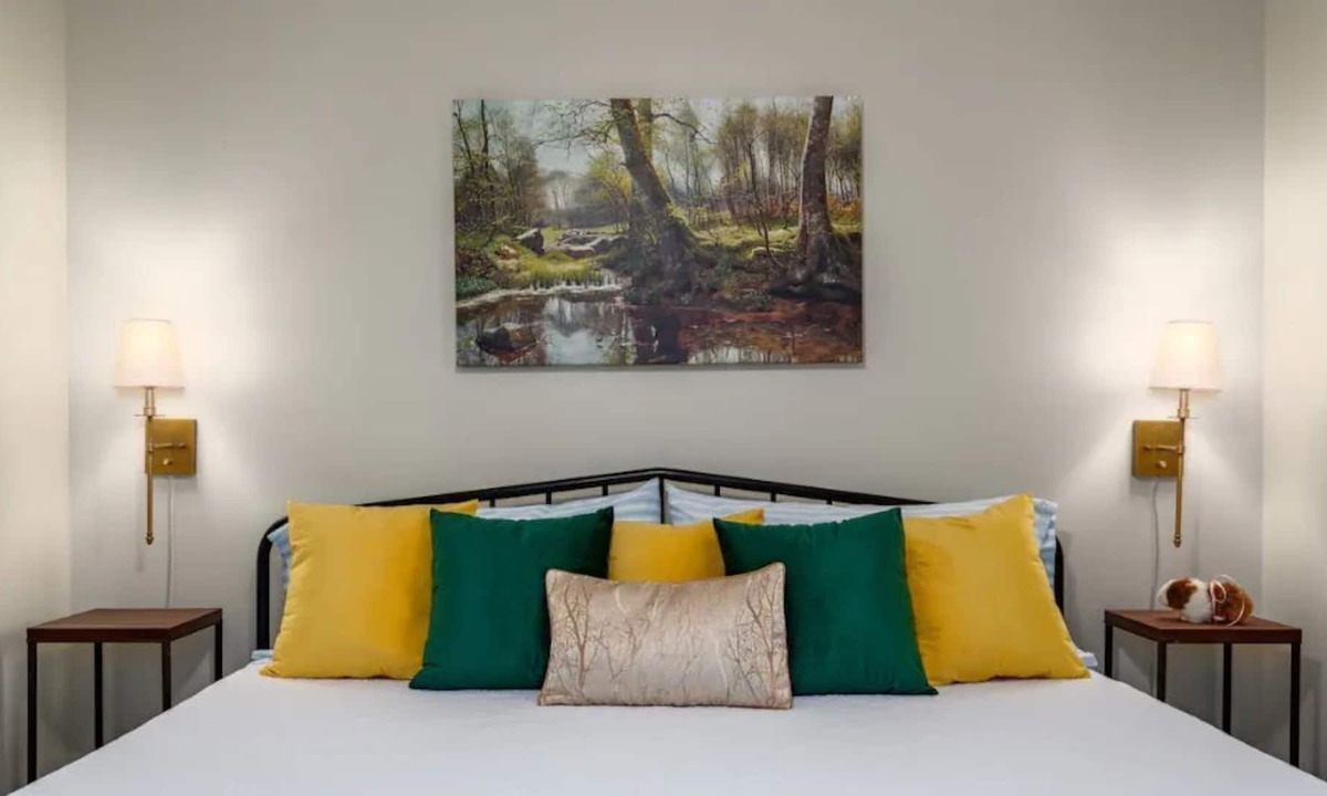Alabaster House | Lewis House