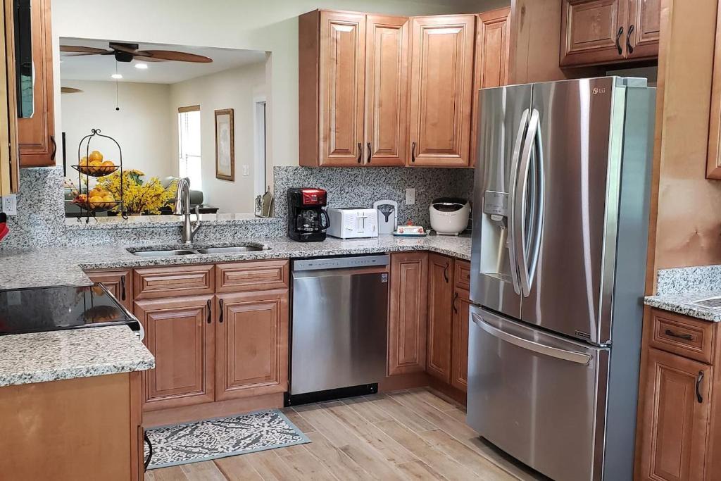 Williston House | Little Ridge Ranch-East House Quiet Country Getaway-Pet Friendly!