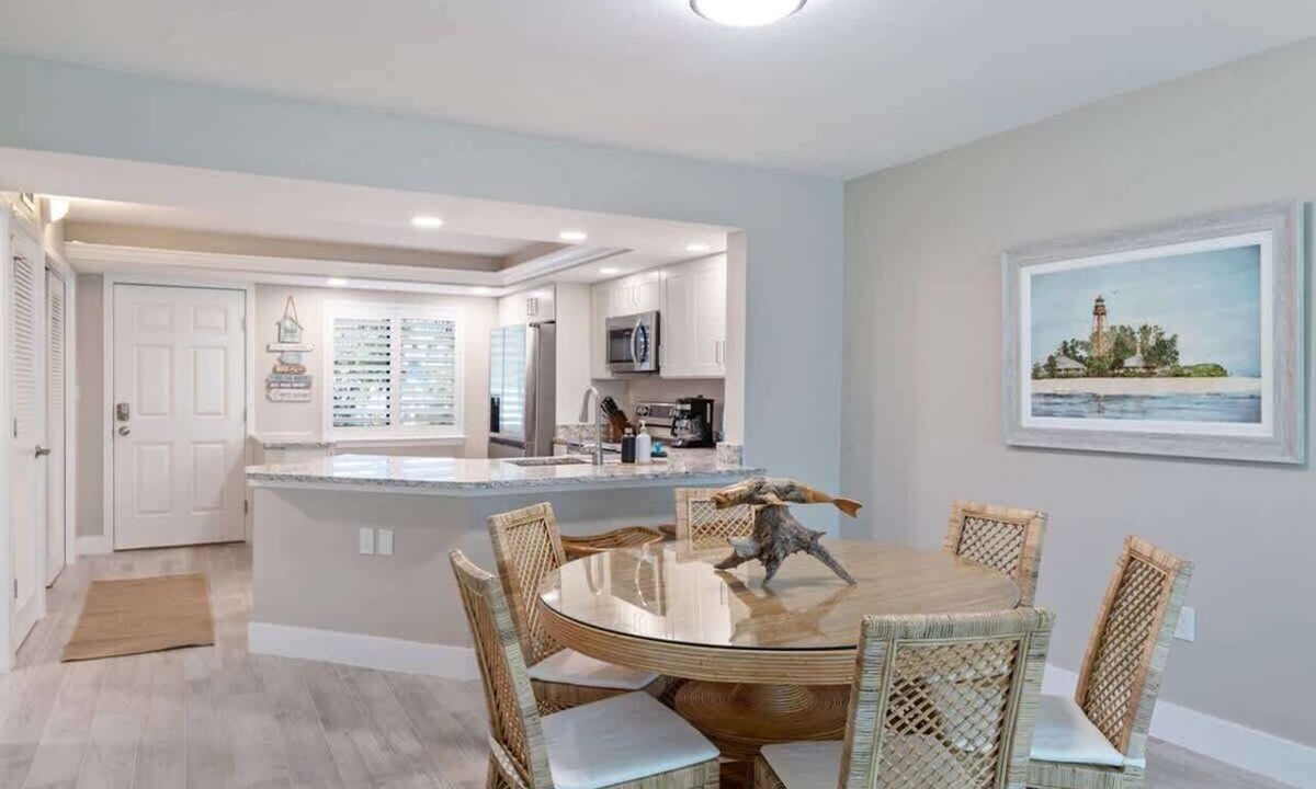 Sanibel Condo | Loggerhead 261 | Stunning Beachfront Residence | Fantastic Amenities | Steps to the Sand