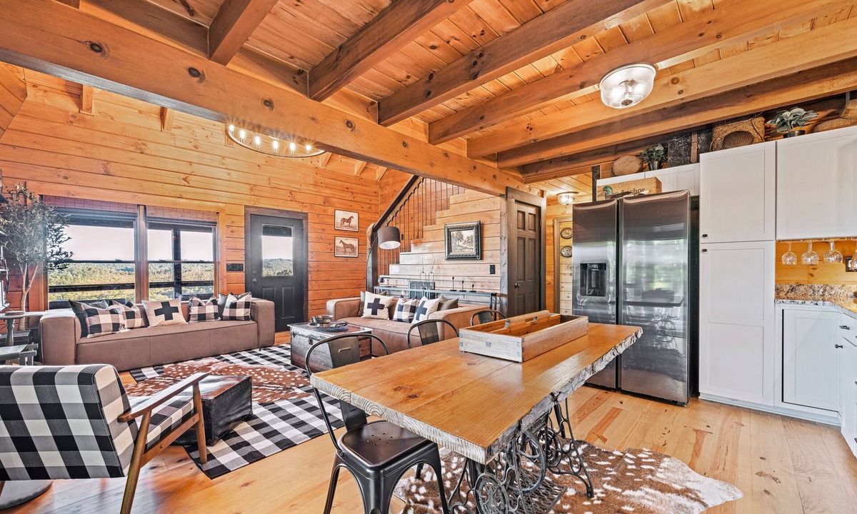 Ranger Cabin | Long-range mountain views, wraparound deck, stunning decor, hot tub, star gazing