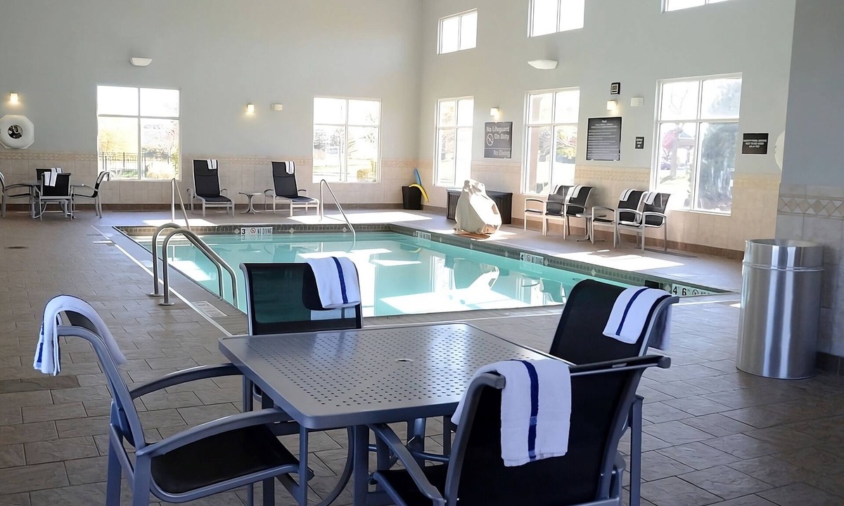 Athens Hotel | Look No Further! Free Breakfast, Indoor Pool, Pets Allowed, Free Parking!