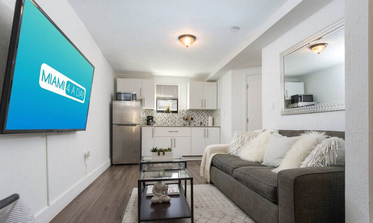 East Little Havana Apartment | Lovely Apartment Near Brickell 1