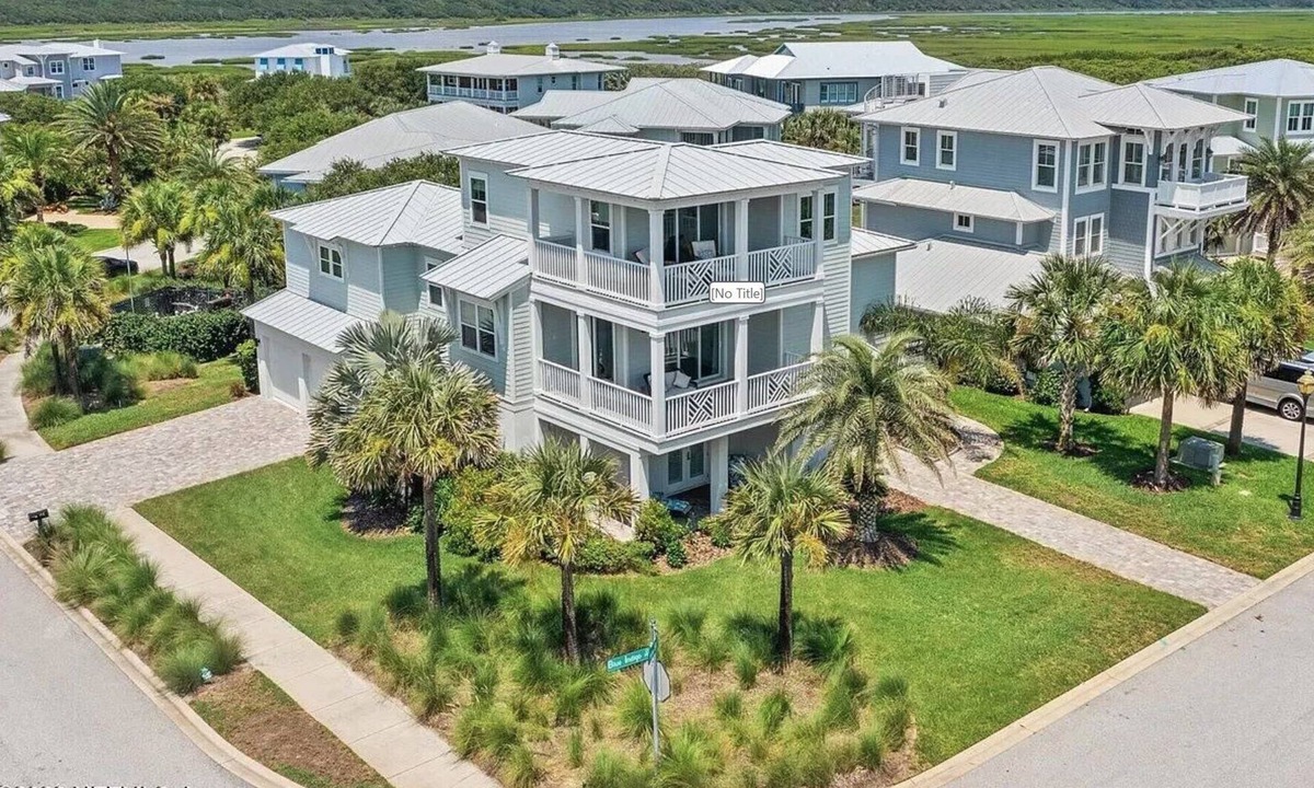South Ponte Vedra Beach House | Lovely beach house, 3 min walk. Close to town, far enough not to be bothered