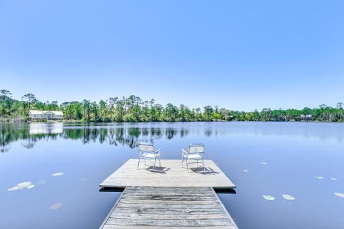 Carrabelle House | Lovely Carrabelle Home w/Lake Views & Pool Access