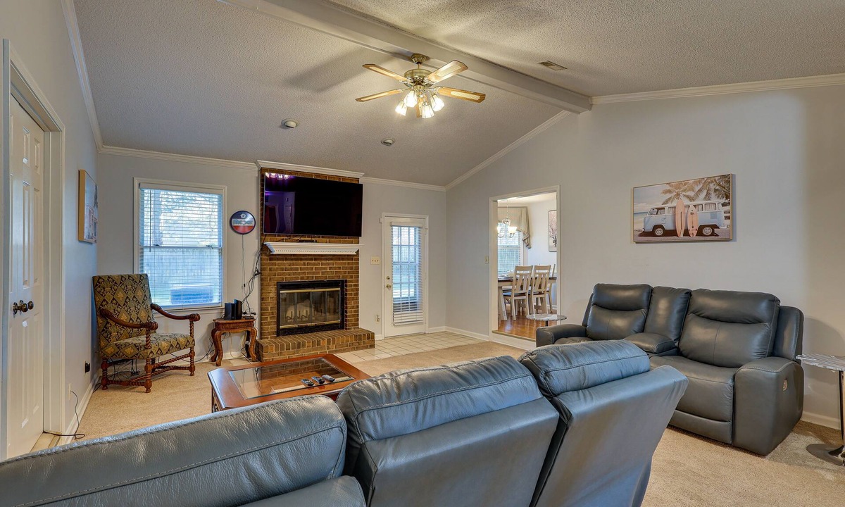 Decatur House | Lovely Decatur Home w/Yard ~ 6 Mi to Town!