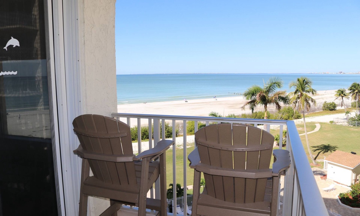 South Island Condo | Low rates! Beach Condo with amazing Gulf views! 5th floor overlooking the pool.