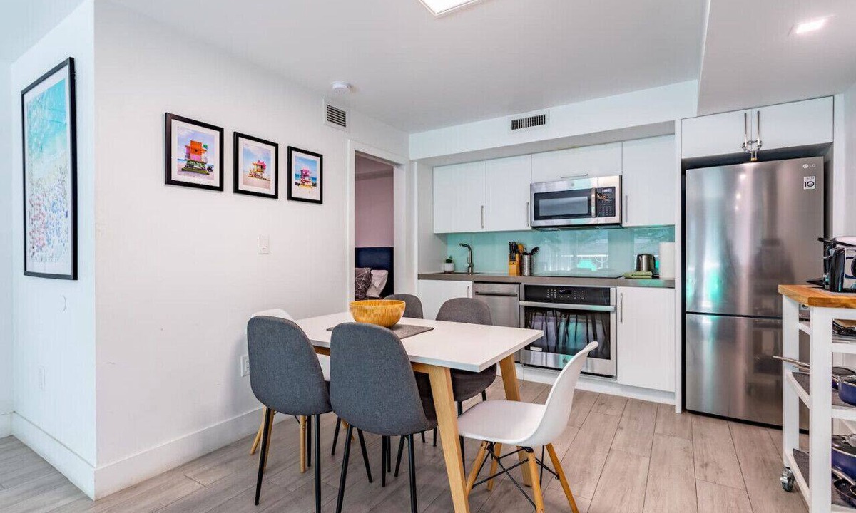 City Center Condo | Lux 2-Bedroom w/Parking – 6 Blocks from Lincoln Rd