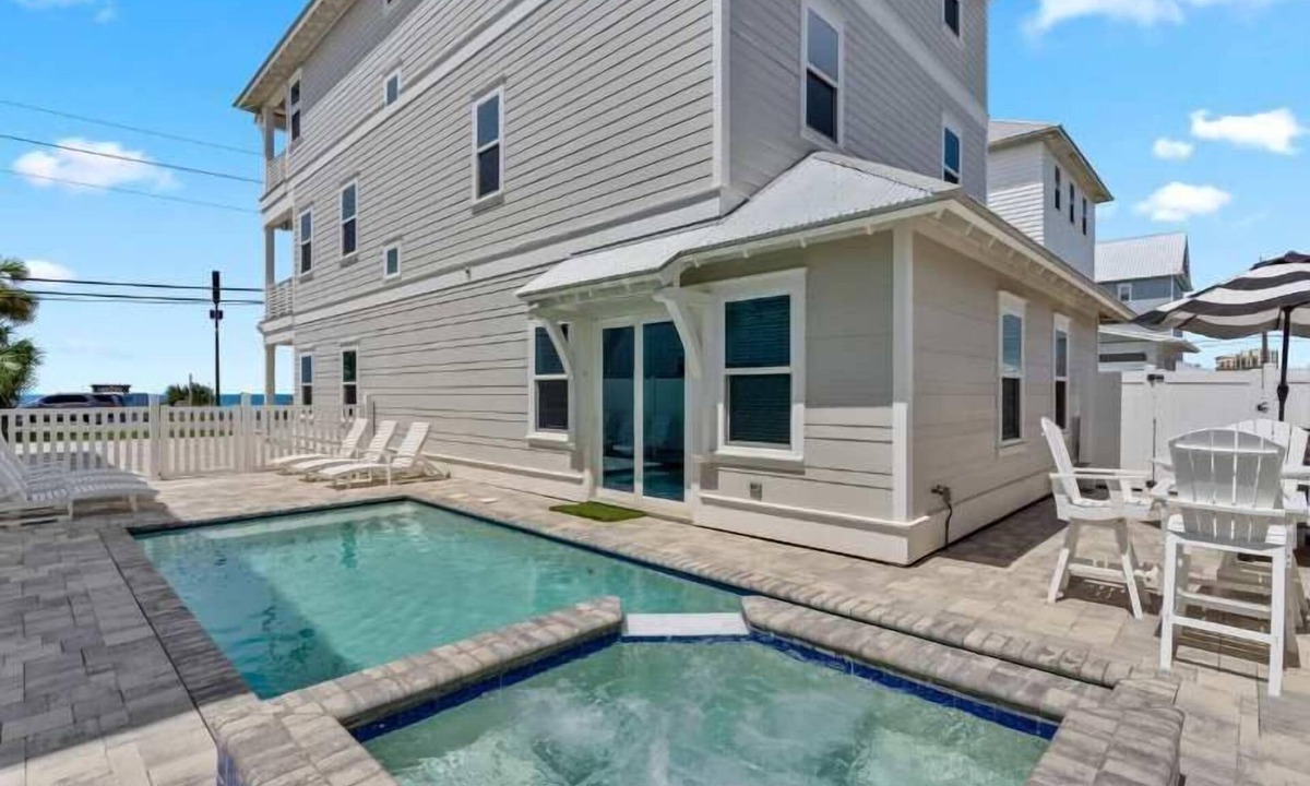 El Centro Beach House | LUX Family Heavenly Day Beachfront - Pool - Hot tub