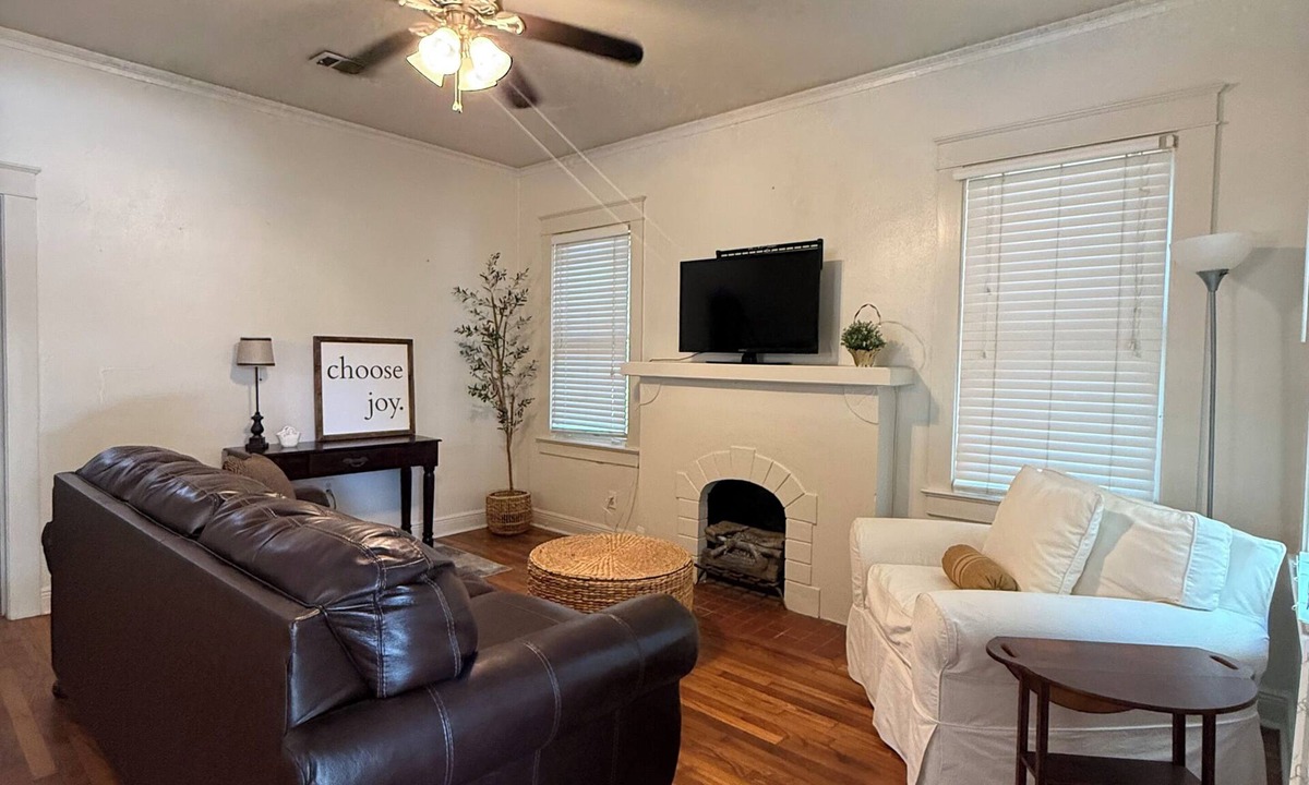 Mid City South House | Lux Mins 2 LSU/Mississippi River/Our Lady of the Lakes Hospital