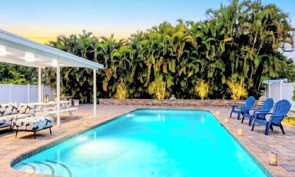 Edgewood House | Luxe Ft Lauderdale Pool Oasis Near Airport & Beach