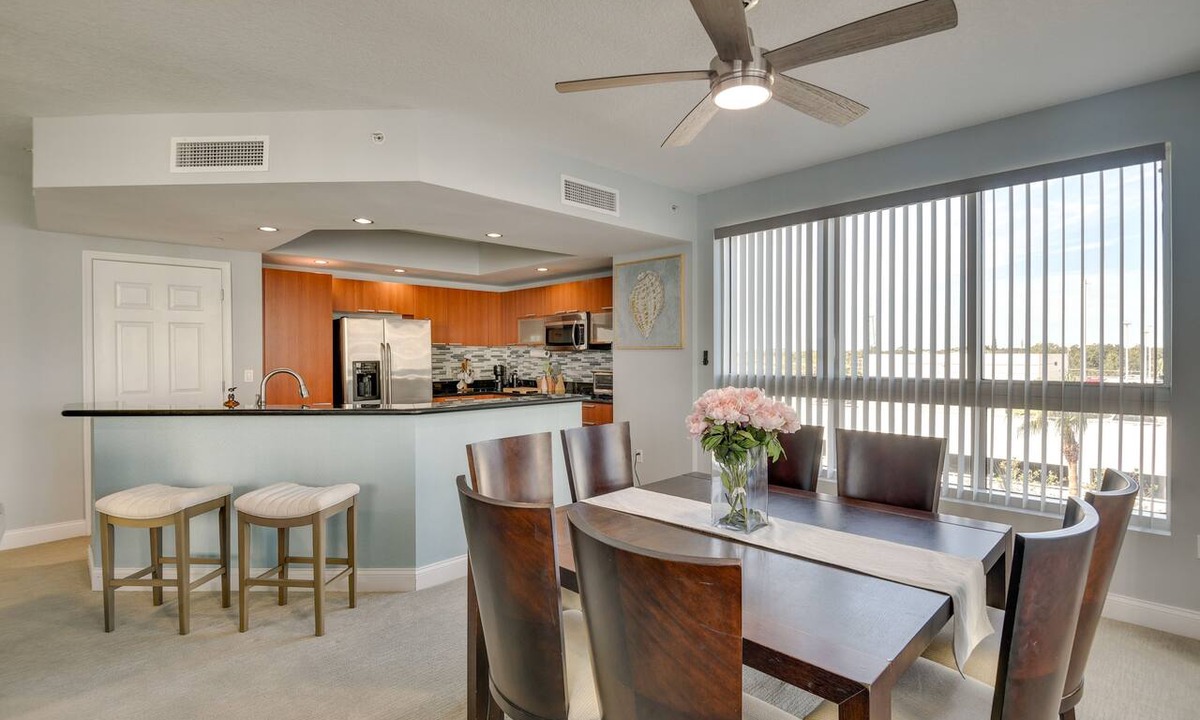 Kingston Condo | Luxe Resort Condo - 2 Mi to Daytona Beach!