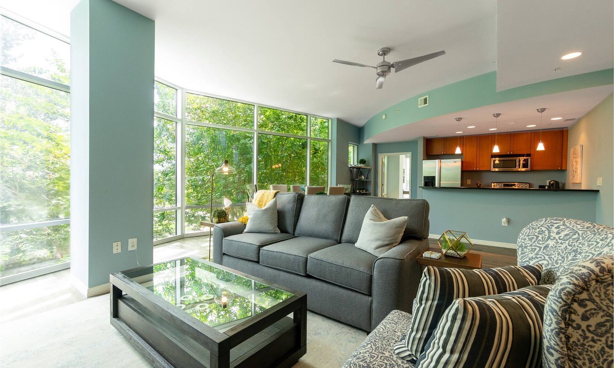 Downtown Orlando Apartment | Luxurious Downtown 1.5 bed / 2 bath Apartment