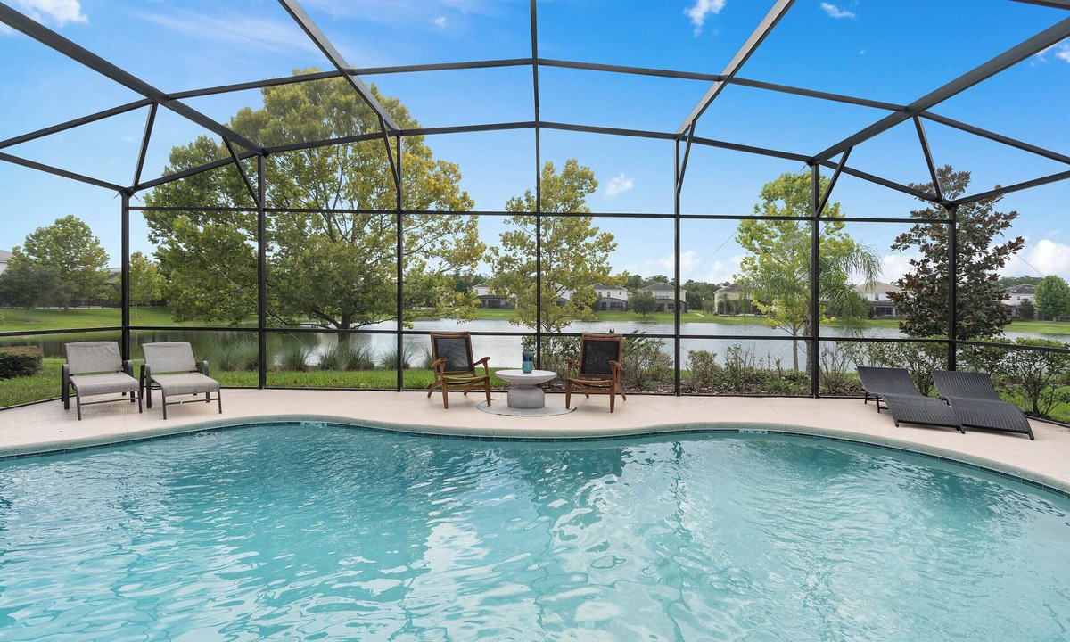 Kissimmee House | Luxury 6BR/4BA Villa with Beautiful Lake Views near Disney & Universal Parks