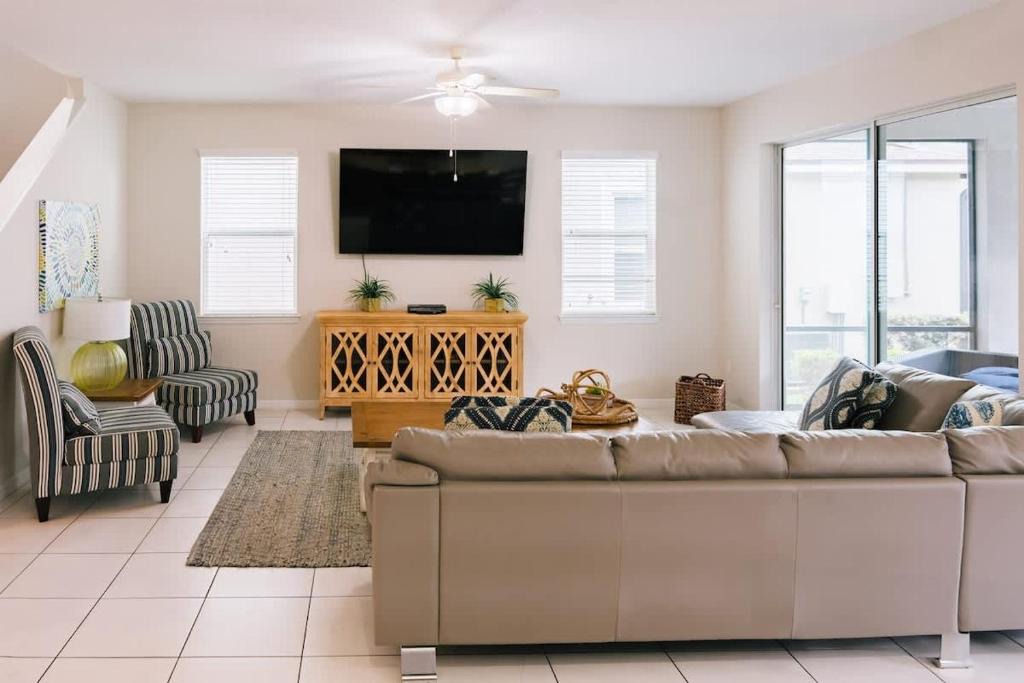 Florida Central Atlantic Coast House | Luxury and Spacious Villa with Pool and Hot Tub just minutes from Disney