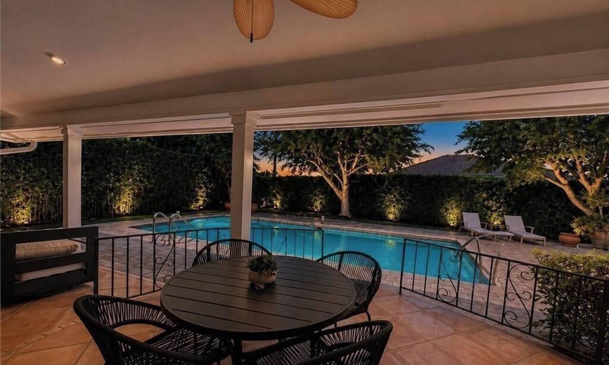 Park Shore House | Luxury exquisite rental property at Moorings in Naples Florida 30 day minimum