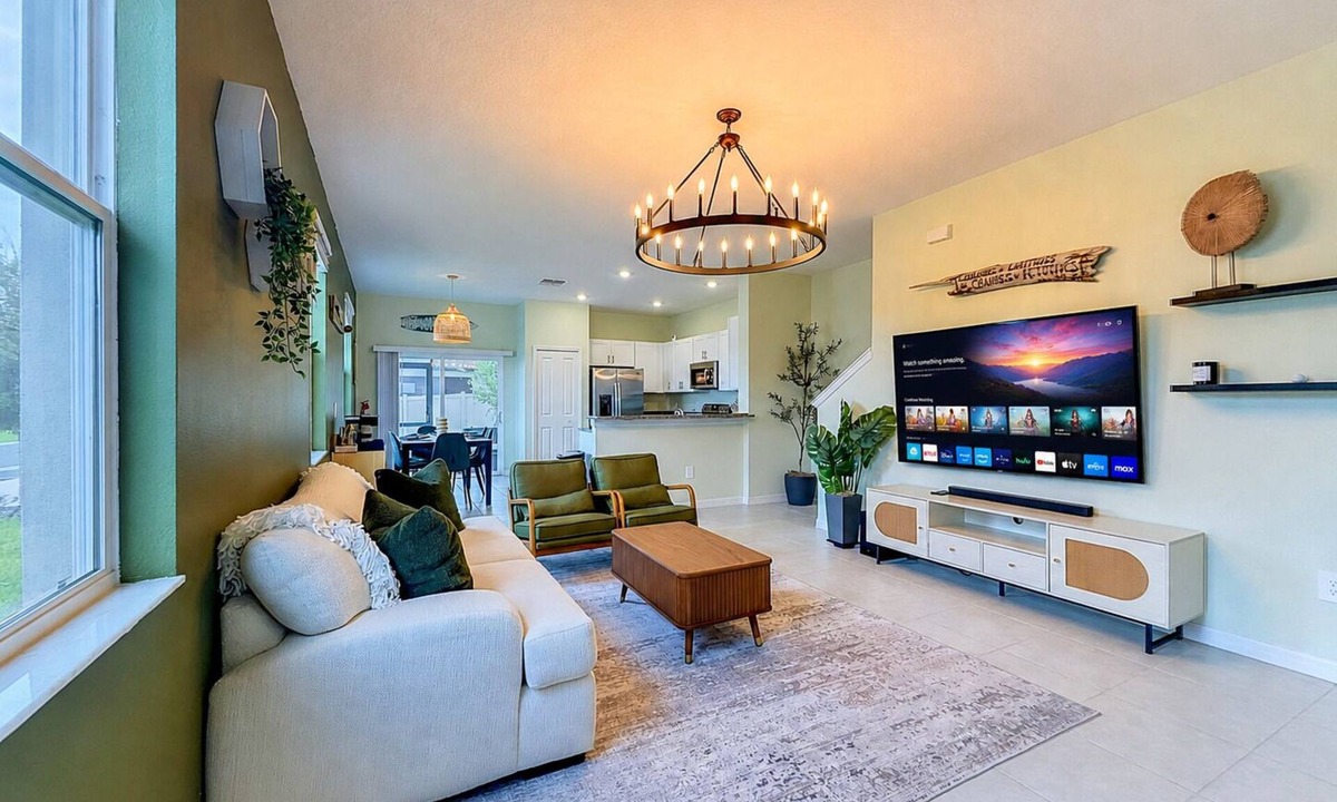 Ruskin House | Luxury Mins To St Josephs Hospital & Apollo Beach with Pool