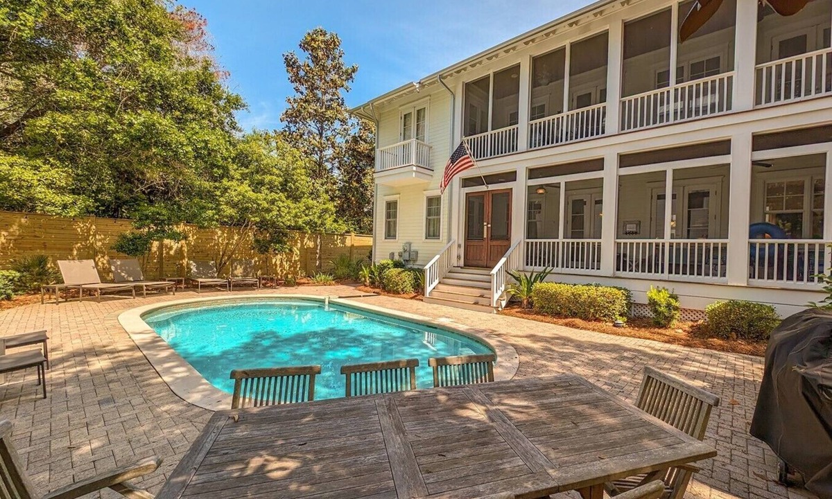 Seagrove Beach House | Luxury Old Seagrove Retreat, Walk to Beach and Seaside, 3 King BRs, Private Heated Pool, Availabl.