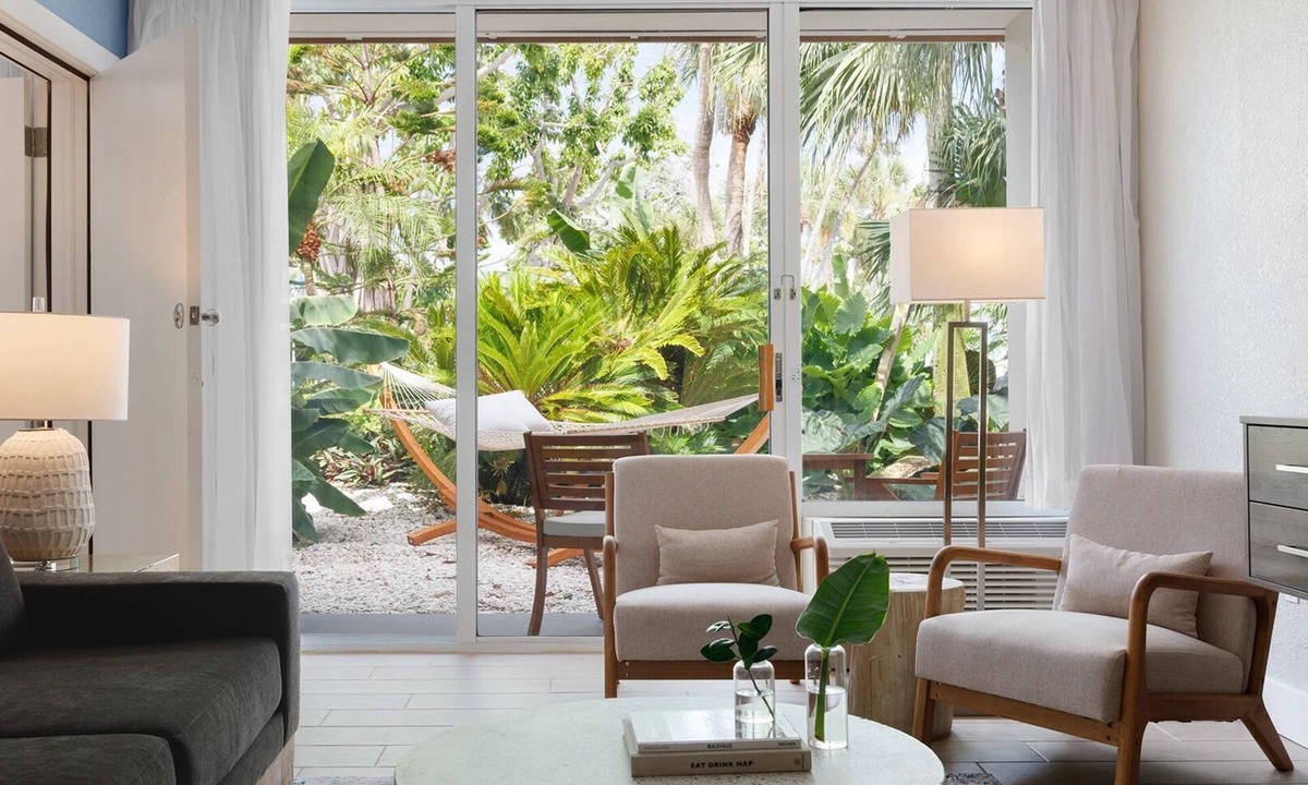 Pinellas Point Hotel | Luxury Seaside Stay! Private Beach, Outdoor Pools | Pets are Welcome!