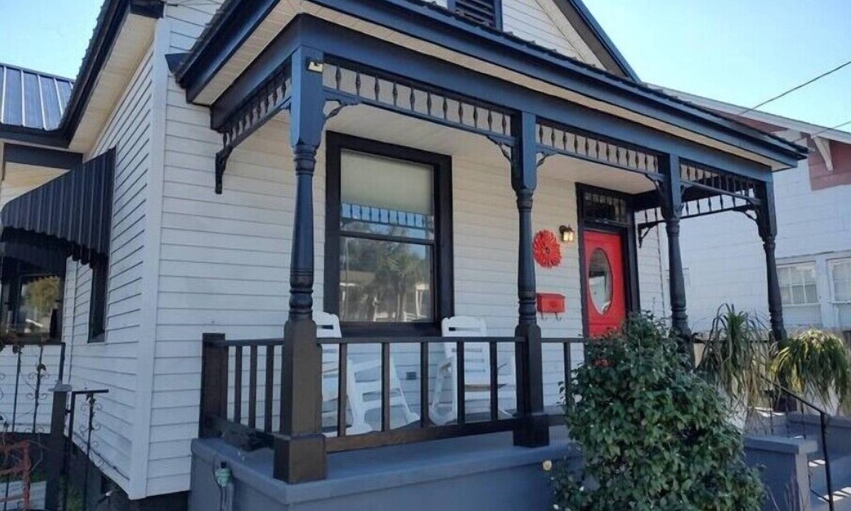 Downtown House | Majestic Palms-A 1933 Restoration-Walk2Everything!