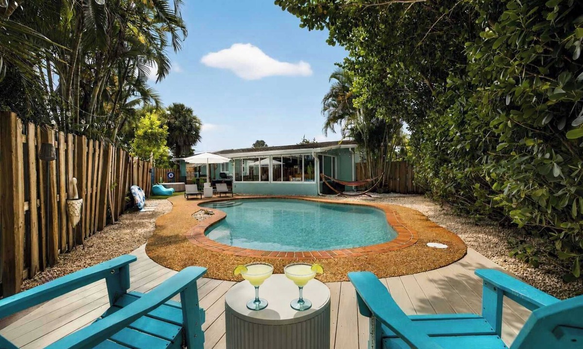 Wilton Manors House | Manatee Manors | Waterfront Retreat, Heated Pool & Tiki Bar + Near Beaches