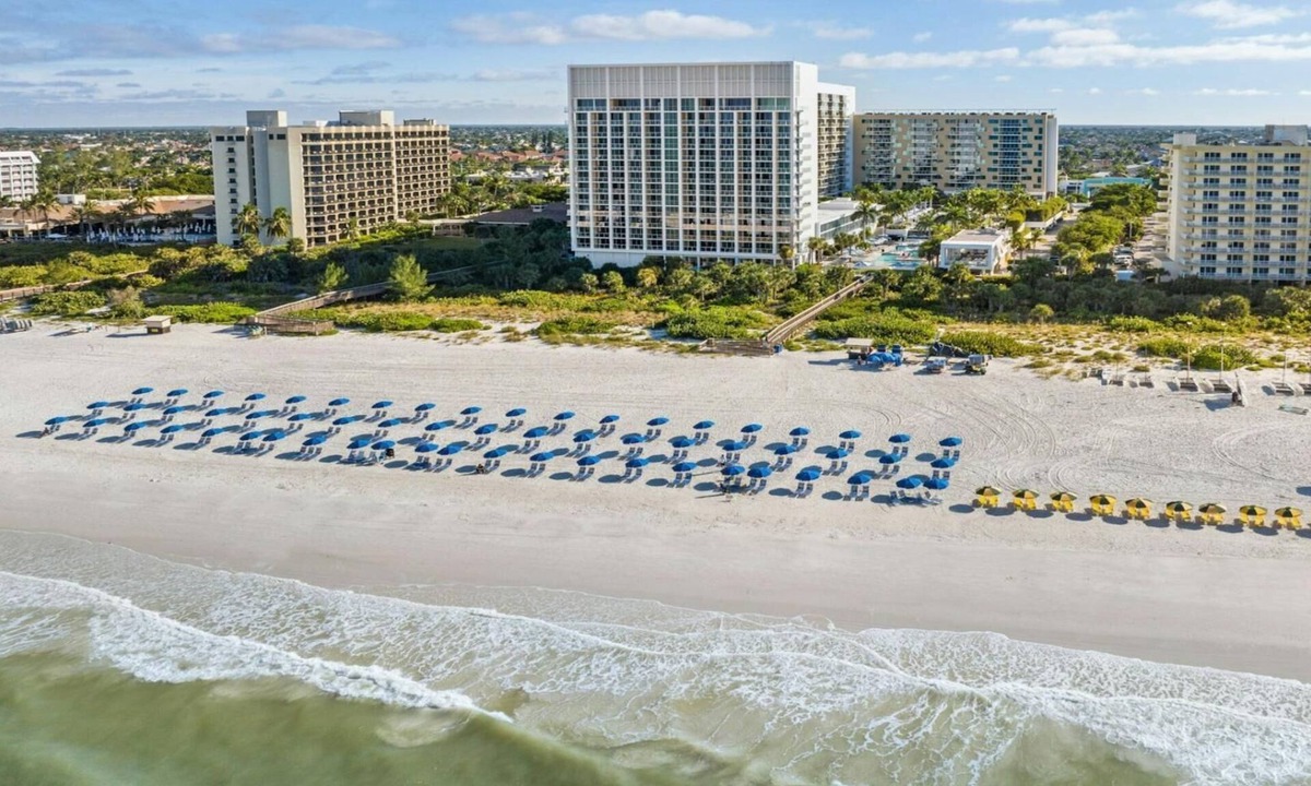 Marco Island Resort | Marco Island 2BR at Crystal Shores – Mid-Level Balcony, Pools & Beach Access