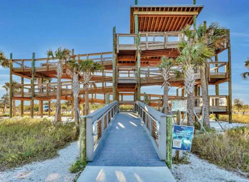 Apollo Beach House | Marina Setting - Pets Welcome - Sleeps 4