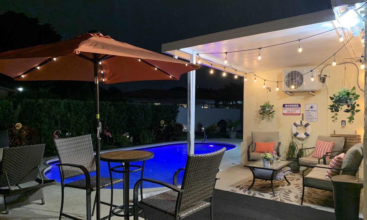 Margate Apartment | Master Suite with Private Pool